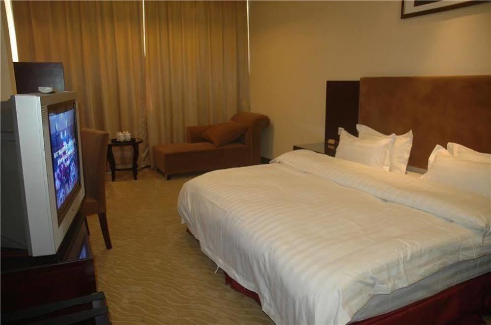 Guangzhou Xiangdu Hotel Esterno foto